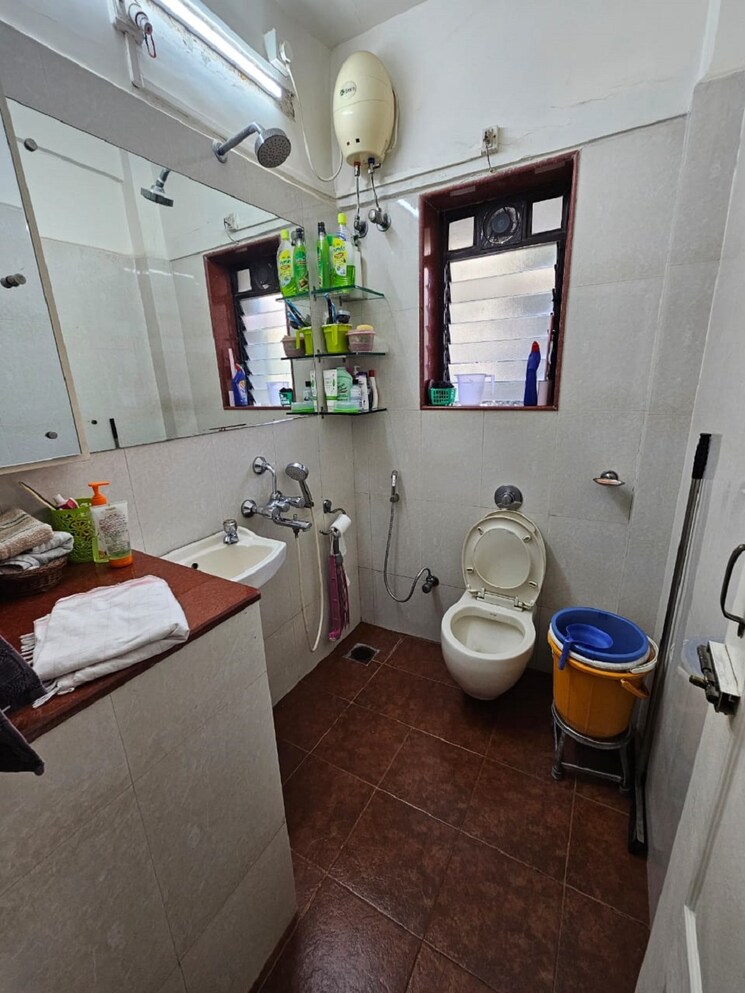 Bathroom, bandra west 2 Bedroom 750 Sq.Ft. Apartment In Bandra West Mumbai 8904848