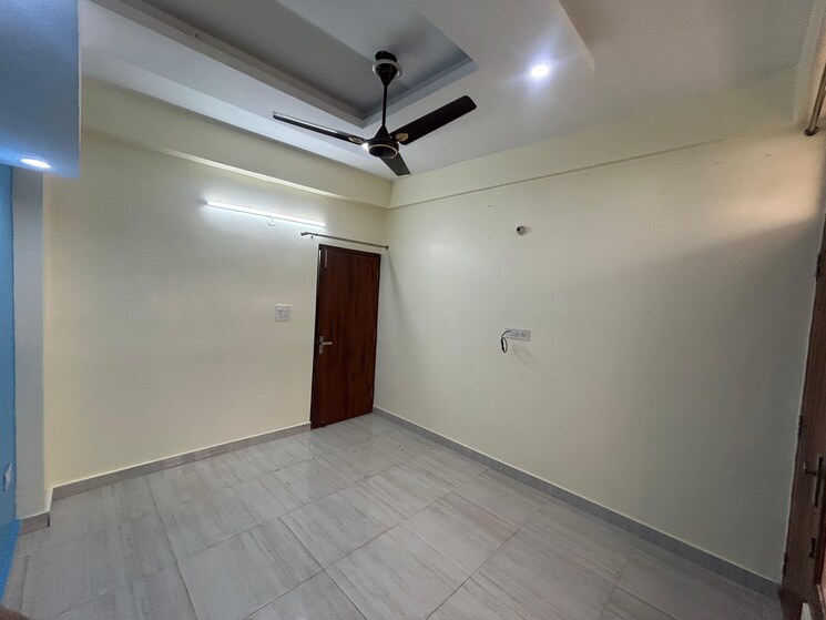 Room, gms road 3 Bedroom 1600 Sq.Ft. Builder Floor In Gms Road Dehradun 8904869