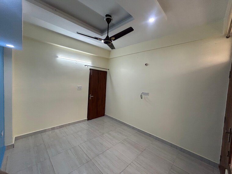 Room, gms road 3 Bedroom 1600 Sq.Ft. Builder Floor In Gms Road Dehradun 8904869