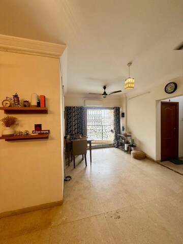 Room in 2 BHK Apartment at Santacruz West – for Rent
