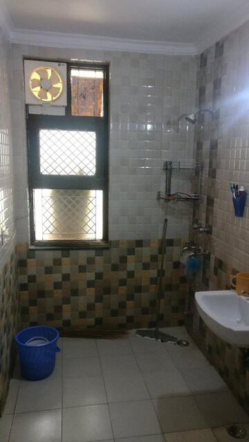Bathroom in 3 BHK Apartment at Sector 10a – for Rent