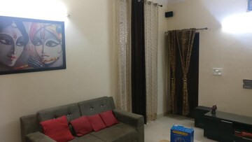 Bedroom in 3 BHK Apartment at Sector 10a – for Rent