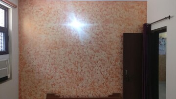 Room in 3 BHK Apartment at Sector 10a – for Rent