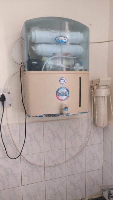 Bathroom in 3 BHK Apartment at Sector 10a – for Rent
