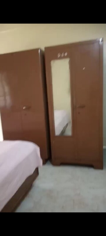 Room in 2 BHK Builder Floor at Vishrant Society, Vishrantwadi – for Rent