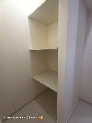 Room in 2 BHK Apartment at Lodha Amara, Kolshet Road – for Sale