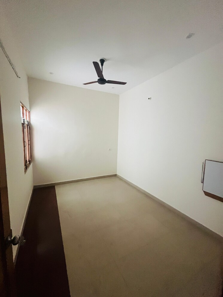 Room, gms road 4 Bedroom 150 Sq.Yd. Independent House In Gms Road Dehradun 8904923