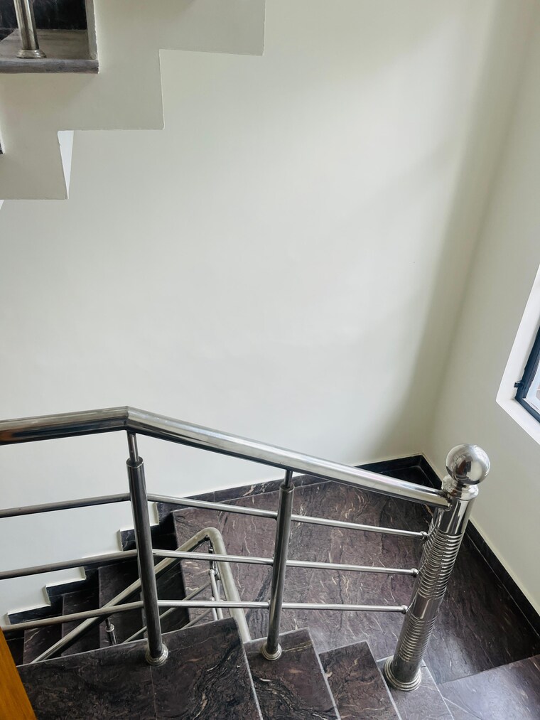 Balcony, gms road 4 Bedroom 150 Sq.Yd. Independent House In Gms Road Dehradun 8904923