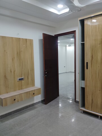 Room in 5 BHK Independent House at RWA Apartments Sector 41, Sector 41 – for Sale