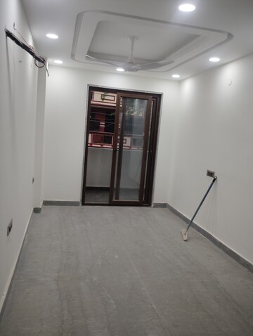 Room in 5 BHK Independent House at RWA Apartments Sector 41, Sector 41 – for Sale