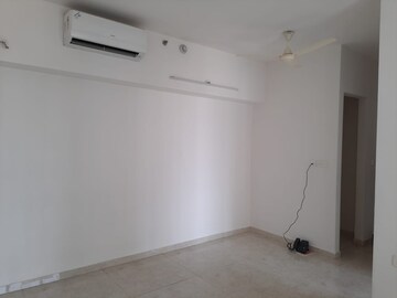Room in 1 BHK Apartment at Lodha Amara, Kolshet Road – for Sale