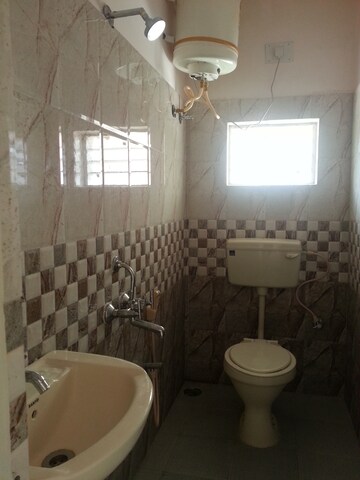 Bathroom in 1 RK Independent House at Rt Nagar – for Rent
