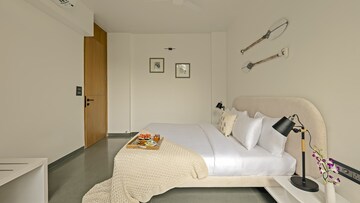 Bedroom in 1 BHK Builder Floor at Santacruz West – for Rent