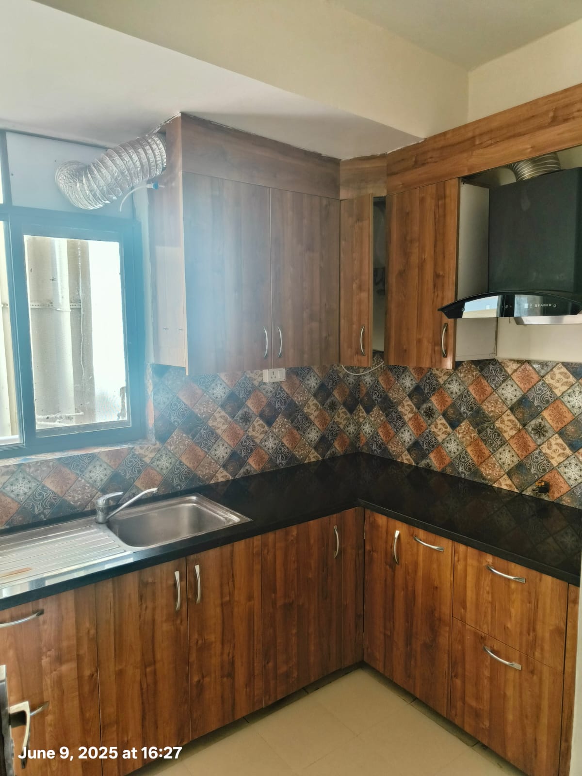 3 BHK Apartment For Rent in Unitech Uniworld Gardens 2