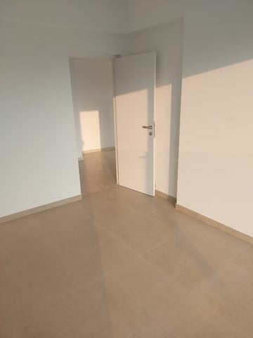 Room in 2 BHK Apartment at Kanakia Silicon Valley, Powai – for Rent