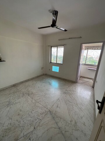 Room in 2 BHK Apartment at Juhu Sun N Sea CHS, Juhu – for Rent
