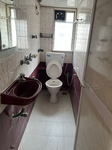 Master Bedroom in 2 BHK Apartment at Juhu Sun N Sea CHS, Juhu – for Rent