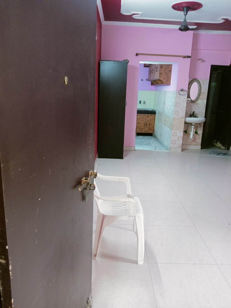 Bathroom, purvanchal-panchahuli 2 Bedroom 750 Sq.Ft. Apartment In Sector 61 Noida 8905027