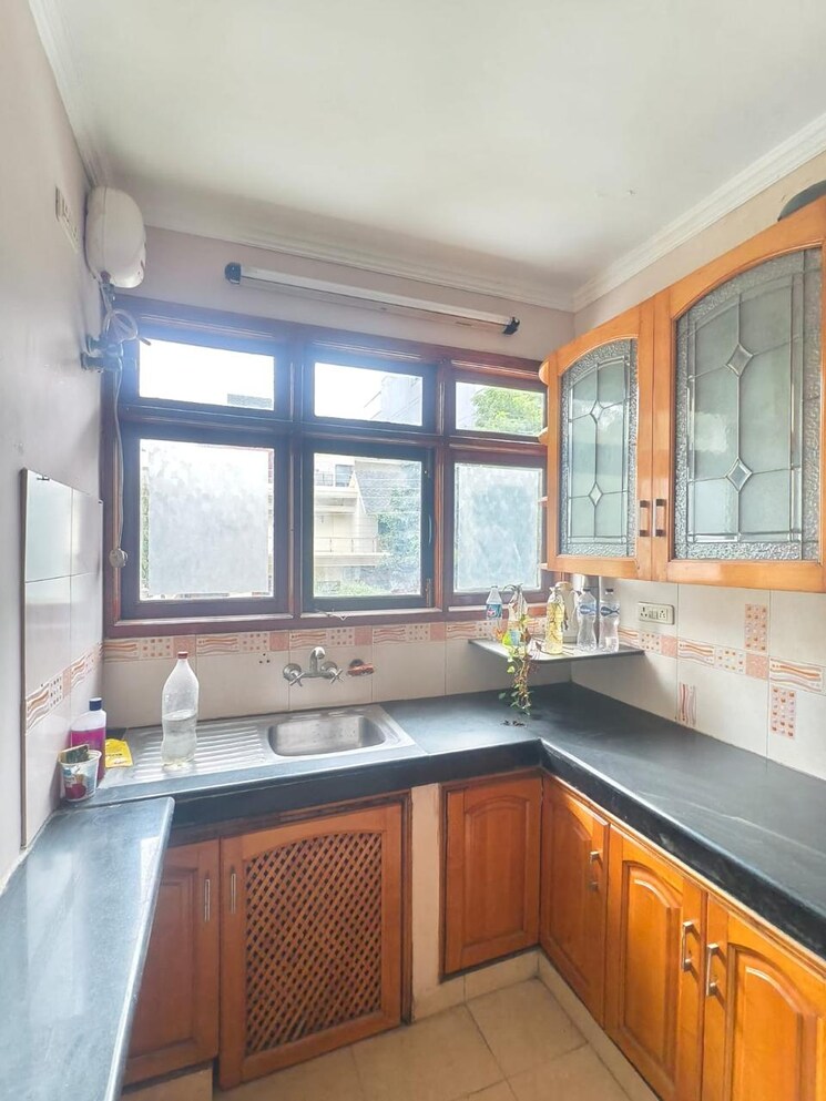 Kitchen, sector 19 6+ Bedroom 171 Sq.Mt. Independent House In Sector 19 Noida 8905078