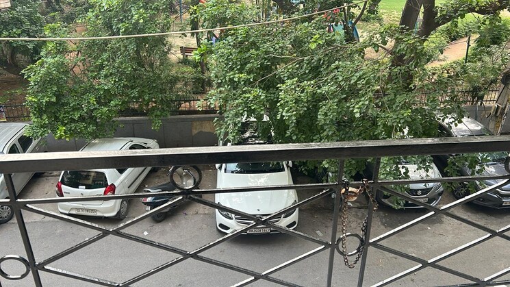 Balcony, east of kailash 2 Bedroom 125 Sq.Yd. Builder Floor In East Of Kailash Delhi 8905087