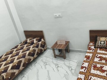  Pg For Rent in Ansal Golf Link I, Omega I Greater Noida
