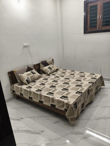 Room in  Pg at Ansal Golf Link I, Omega I Greater Noida – for Rent