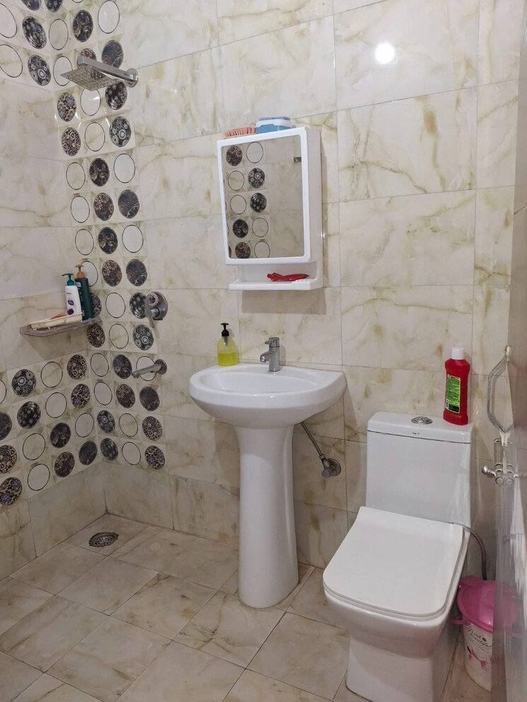 Bathroom, dhakoli 3 Bedroom 1350 Sq.Ft. Apartment In Dhakoli Zirakpur 8905126