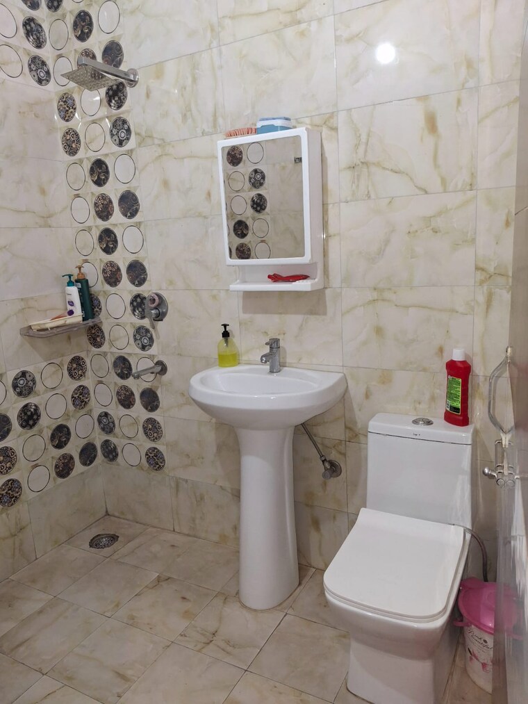 Bathroom, dhakoli 3 Bedroom 1350 Sq.Ft. Apartment In Dhakoli Zirakpur 8905126