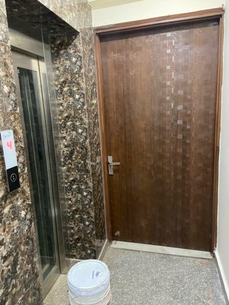 Other, kishangarh 3 Bedroom 1100 Sq.Ft. Builder Floor In Kishangarh Delhi 8905164