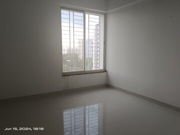 Room in 2 BHK Apartment at Kundan Eternia, Ghorpadi – for Sale