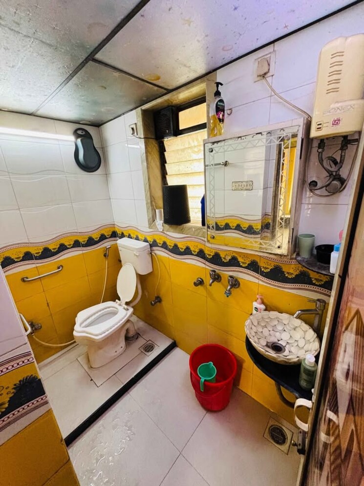 Bathroom, chembur 1 Bedroom 670 Sq.Ft. Apartment In Chembur Mumbai 8905235