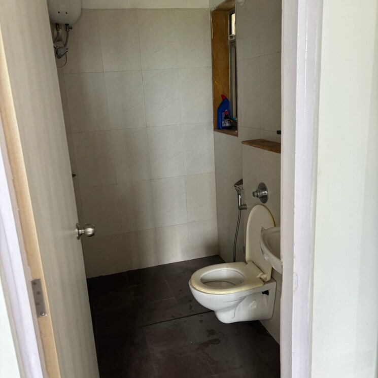 Bathroom, lodha-casa-rio 1.5 Bedroom 774 Sq.Ft. Apartment In Nilaje N V Thane 8905291