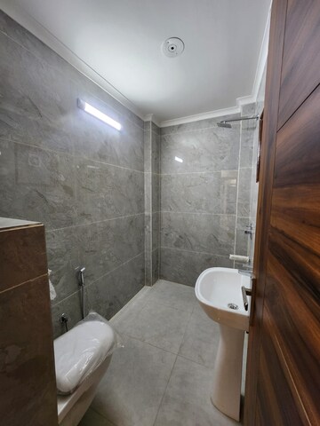 Bathroom in 3 BHK Builder Floor at RPS Palm Drive, Sector 88 – for Rent