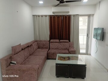 Living Room in 3 BHK Apartment at Alkapuri – for Rent