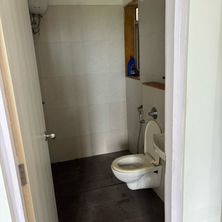 Bathroom, lodha-casa-rio 1.5 Bedroom 774 Sq.Ft. Apartment In Nilaje N V Thane 8905329