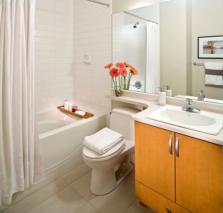 Bathroom, defence colony 3 Bedroom 3100 Sq.Ft. Apartment In Defence Colony Delhi 8905371
