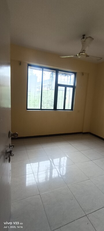 Room in 1 BHK Apartment at AMI Jharna, Goregaon East – for Rent