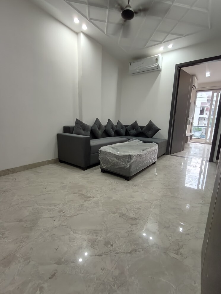 Living Room, sector 43 1.5 Bedroom 1200 Sq.Ft. Builder Floor In Sector 43 Gurgaon 8905398