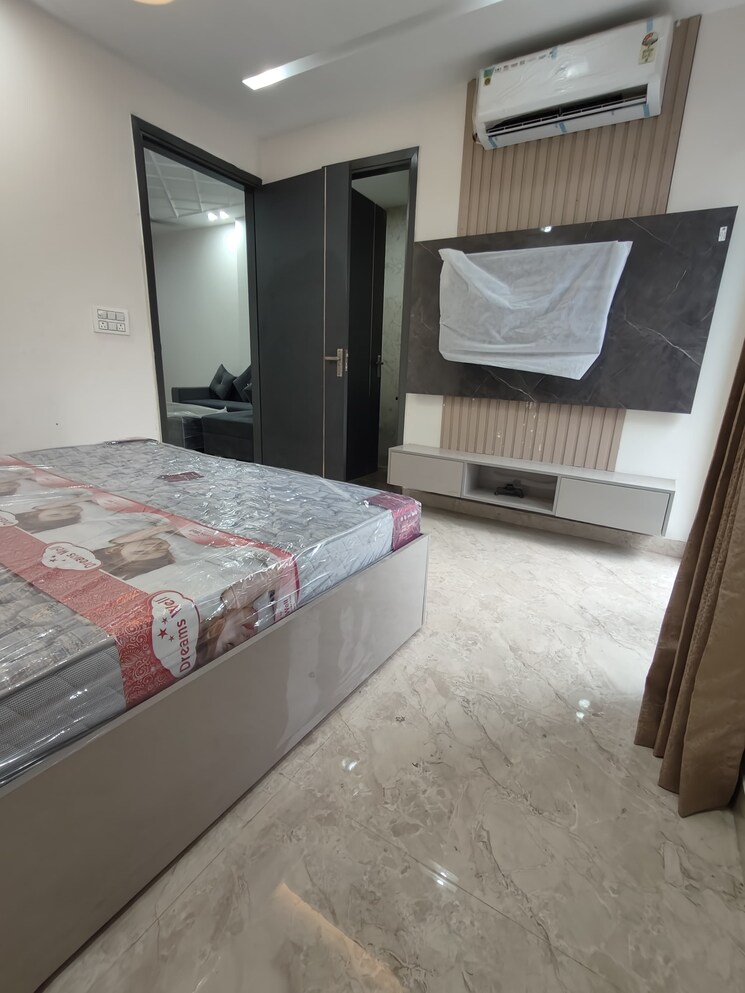 Bedroom, sector 43 1.5 Bedroom 1200 Sq.Ft. Builder Floor In Sector 43 Gurgaon 8905398
