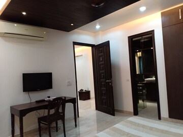 Bedroom in 3 BHK Apartment at Defence Colony – for Rent