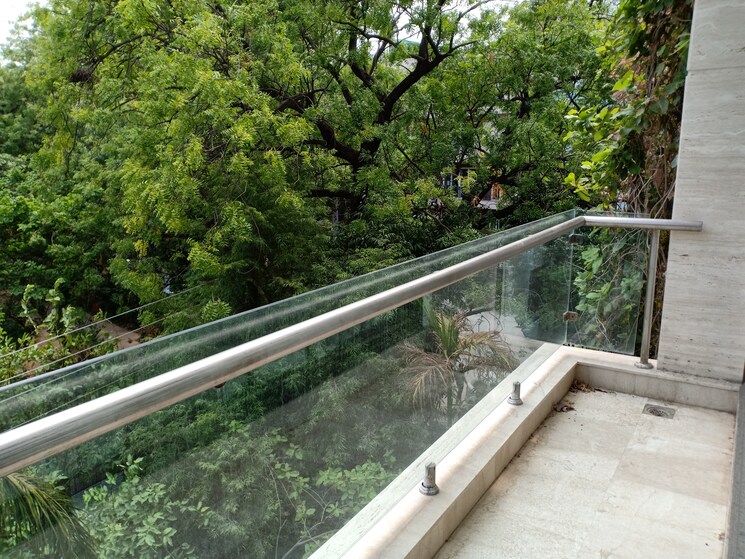 Balcony, defence colony 3 Bedroom 3000 Sq.Ft. Apartment In Defence Colony Delhi 8905391