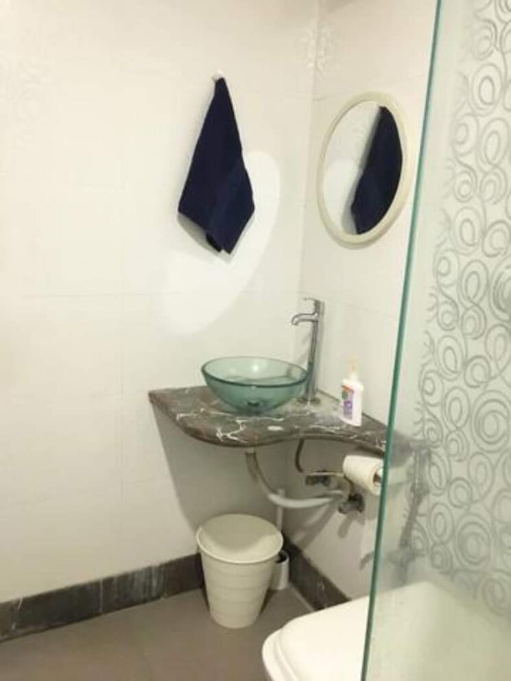Bathroom, defence colony 3 Bedroom 2850 Sq.Ft. Apartment In Defence Colony Delhi 8905401