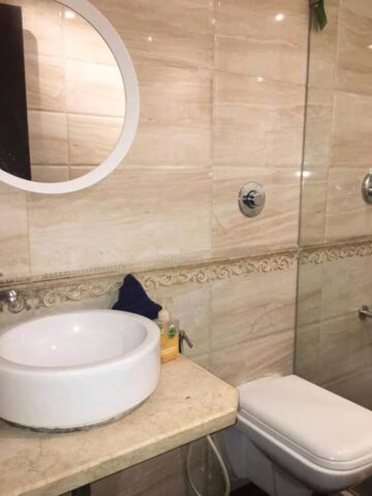 Bathroom, defence colony 3 Bedroom 2850 Sq.Ft. Apartment In Defence Colony Delhi 8905401