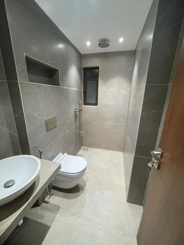 Bathroom in 3 BHK Apartment at Windermere Apartment, Santacruz West – for Rent