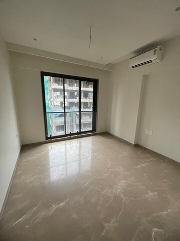 Room in 3 BHK Apartment at Windermere Apartment, Santacruz West – for Rent