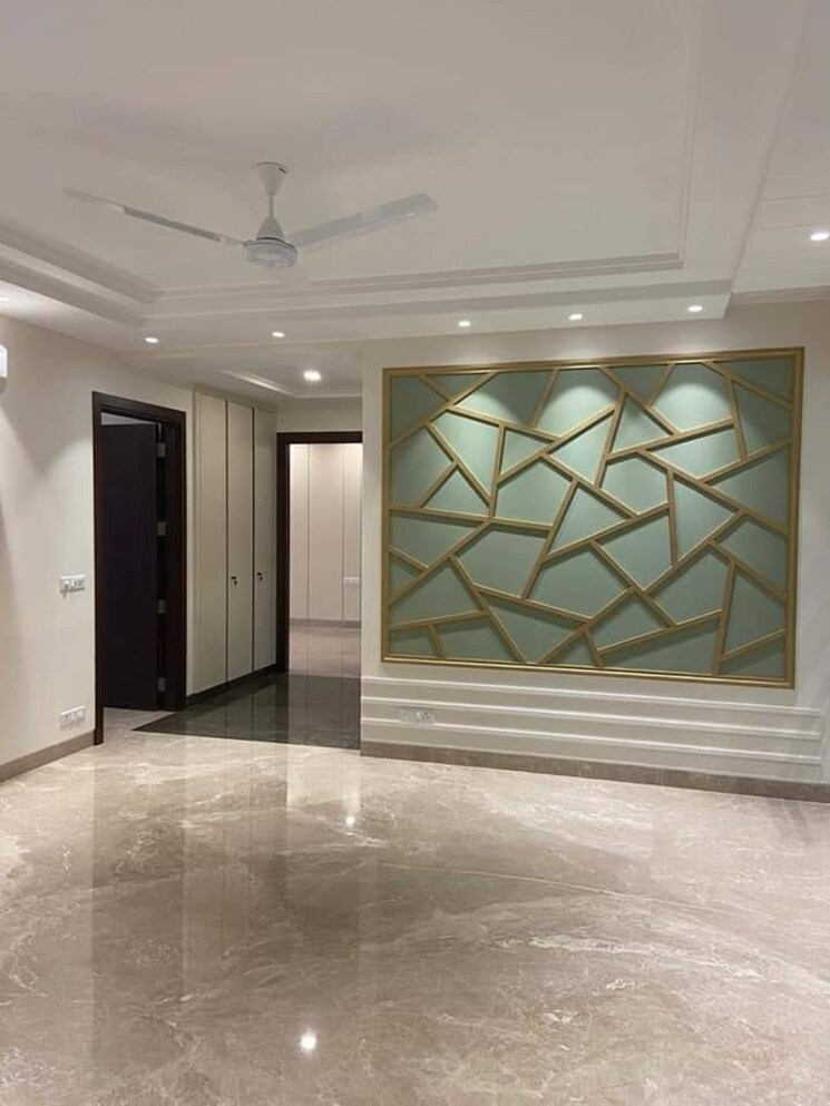 Room, defence colony 4 Bedroom 3200 Sq.Ft. Apartment In Defence Colony Delhi 8905409
