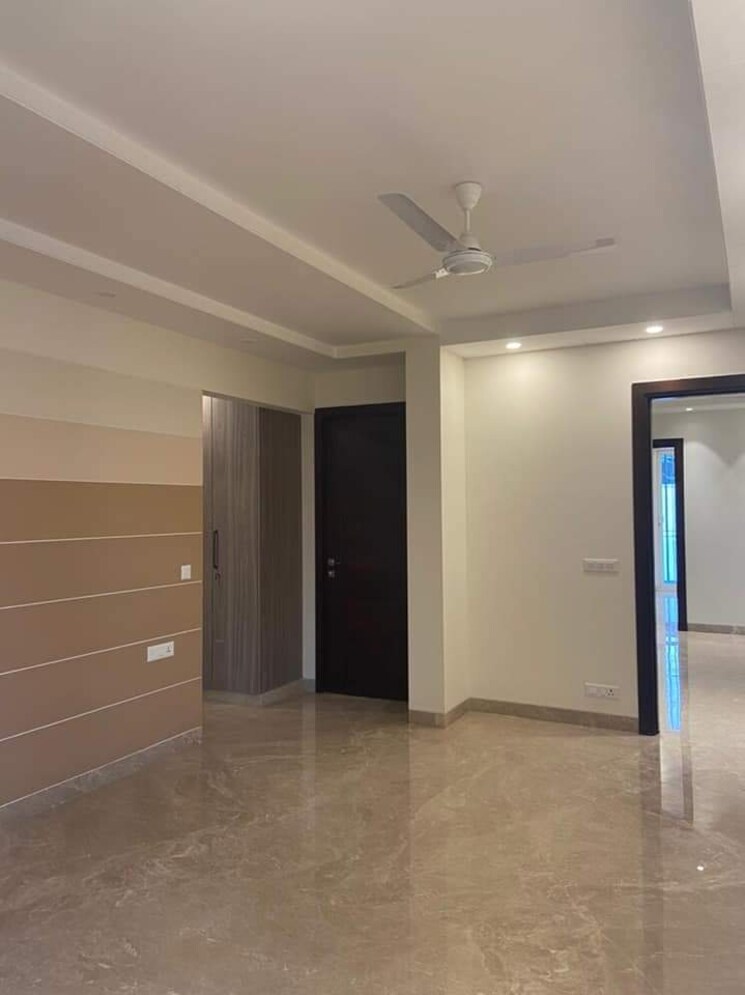 Room, defence colony 4 Bedroom 3200 Sq.Ft. Apartment In Defence Colony Delhi 8905409