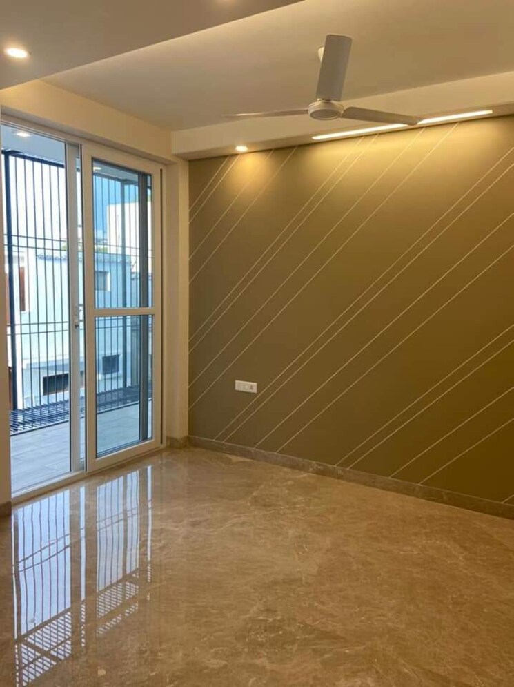 Room, defence colony 4 Bedroom 3200 Sq.Ft. Apartment In Defence Colony Delhi 8905409