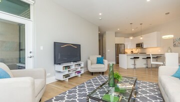 Living Room in 1.5 BHK Apartment at Defence Colony – for Rent