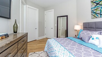 Bedroom in 1.5 BHK Apartment at Defence Colony – for Rent